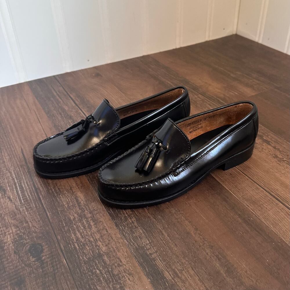 Vintage Y2K Academia Black Leather Loafers 6.5M